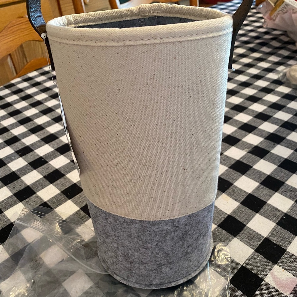 Thirty One canvas and felt wine tote